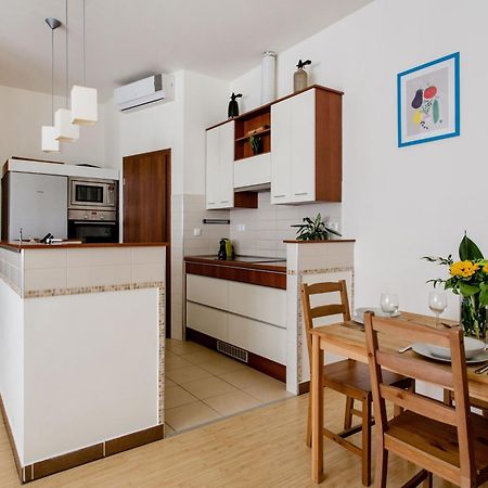 Downtown Delight Near The Basilica Apartment Budapest Bagian luar foto