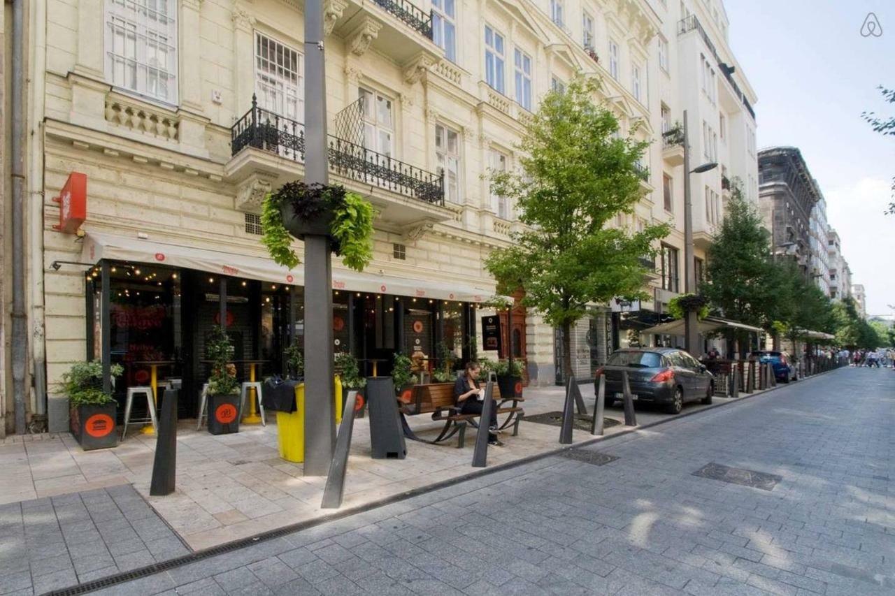 Downtown Delight Near The Basilica Apartment Budapest Bagian luar foto