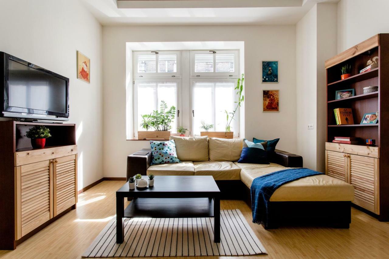 Downtown Delight Near The Basilica Apartment Budapest Bagian luar foto