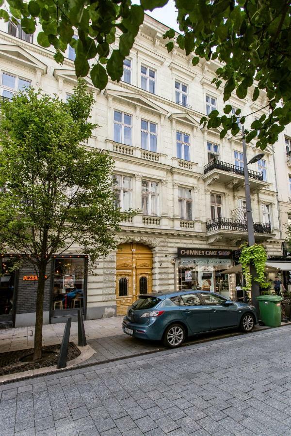 Downtown Delight Near The Basilica Apartment Budapest Bagian luar foto